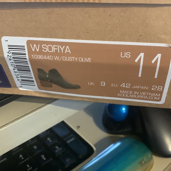 Koolaburra UGG dusty olive Ortholite boot shoe 11 - Picture 3 of 3